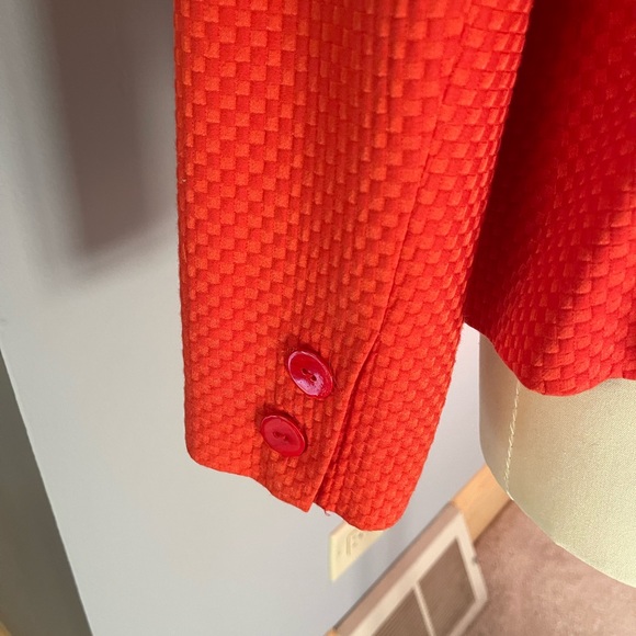 Beautiful Neiman Marcus Coral Jacket - Picture 4 of 6